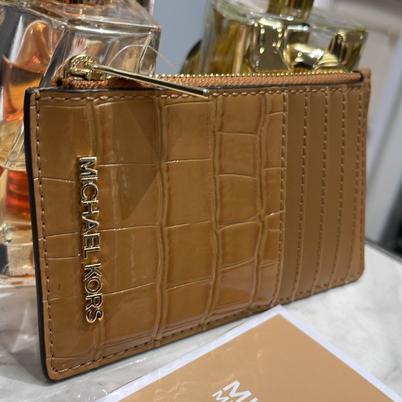 MICHAEL KORS JET SET TRAVEL MEDIUM TZ CARD CASE IN DEER CROCODILE
NWT - Picture 5 of 16